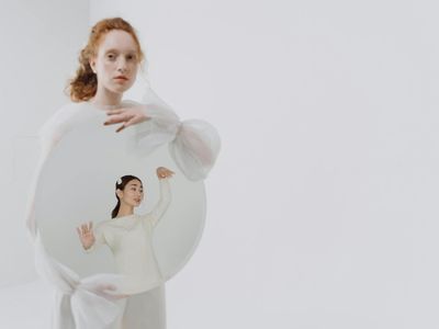 Minimalist conceptual image representing balance and movement.